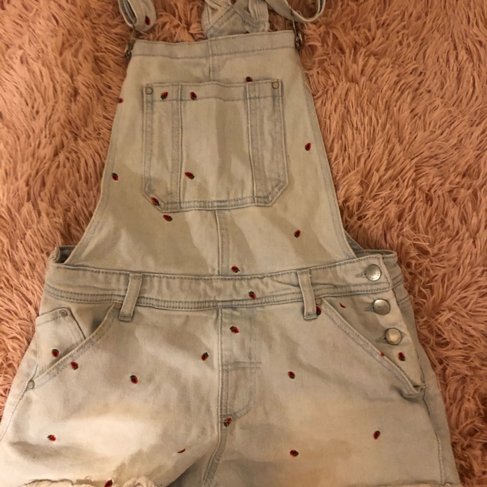Overall shorts